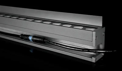 Архитектурный линейный светодиодный прожектор ЭМИТТЕР 36F-K-36-RGB