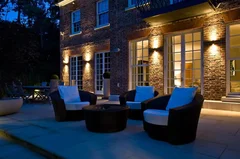 Подсветка фасада загородного дома - варианты освещения, выбор светильников