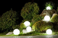 Как устроено освещение в скверах и парках?