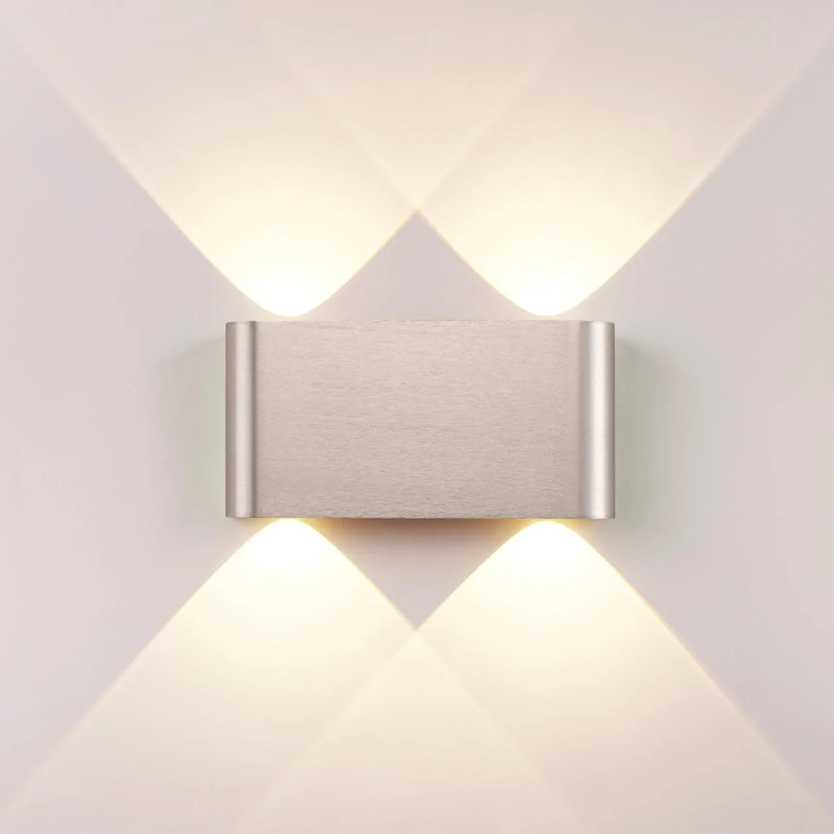 7106/4WL HIGHTECH ODL26 441 Настенный светильник матовый никель/металл IP20 LED 4W 3000K 220V MAGNUM