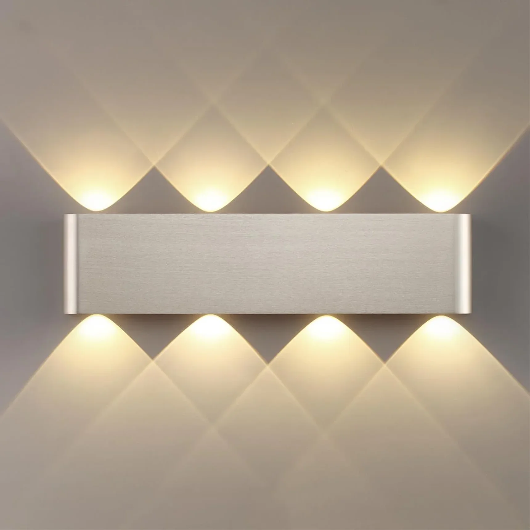 7106/8WL HIGHTECH ODL26 441 Настенный светильник матовый никель/металл IP20 LED 8W 3000K 220V MAGNUM