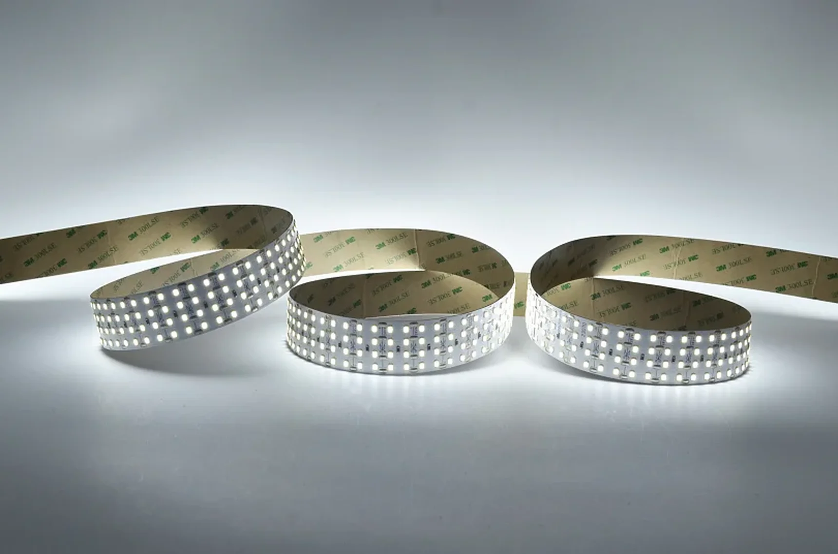 Светодиодная лента LEDS POWER четырехрядная 2835 448/м (44Вт/м) 24В холодная, серия ПРО150