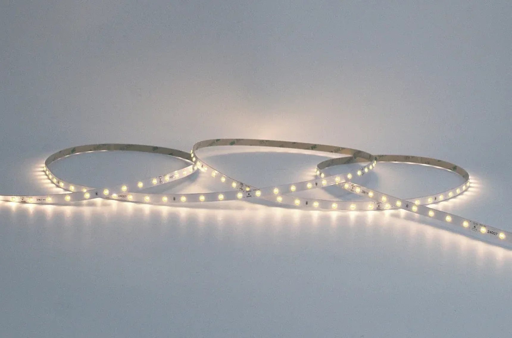 Светодиодная лента LEDS POWER 2835 64/м (2Вт/м) 24В теплая 30м/кат