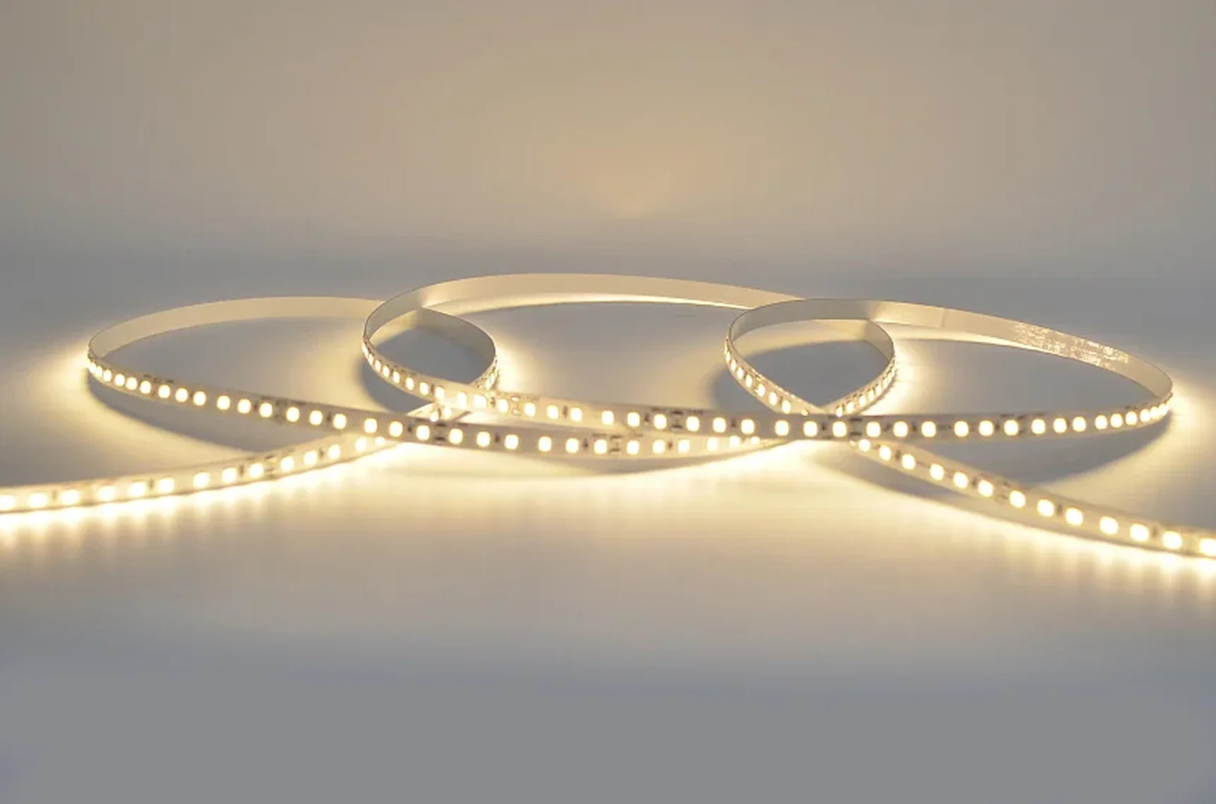 Светодиодная лента LEDS POWER 2835 120/м (10Вт/м) 24В теплая