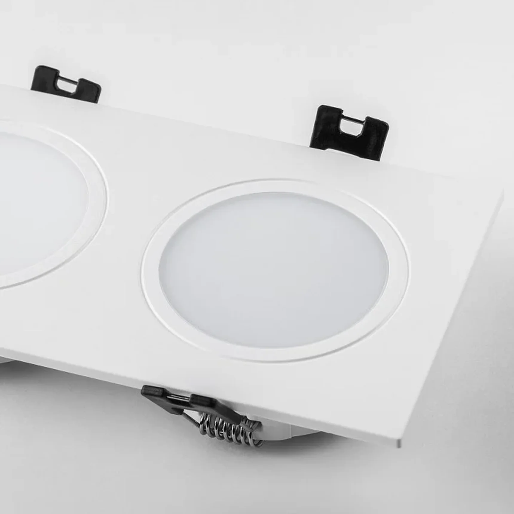 012826 Рамка (светильник) PVC д/LED-модулей 941хх и LED-ламп D50мм PIANO 2x QUAD БЕЛЫЙ IP65
