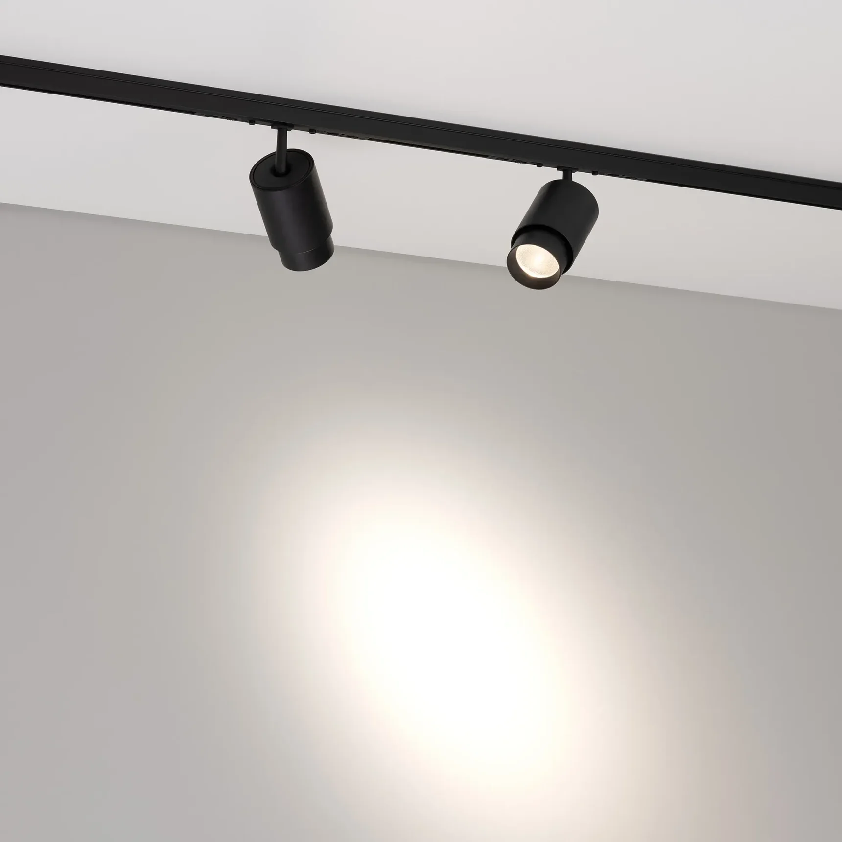 Светильник MAG-MICROCOSM-SPOT-ZOOM-R38-5W Day4000 (BK, 10-55 deg, 24V) (Arlight, IP20 Металл, 5 лет) 050975