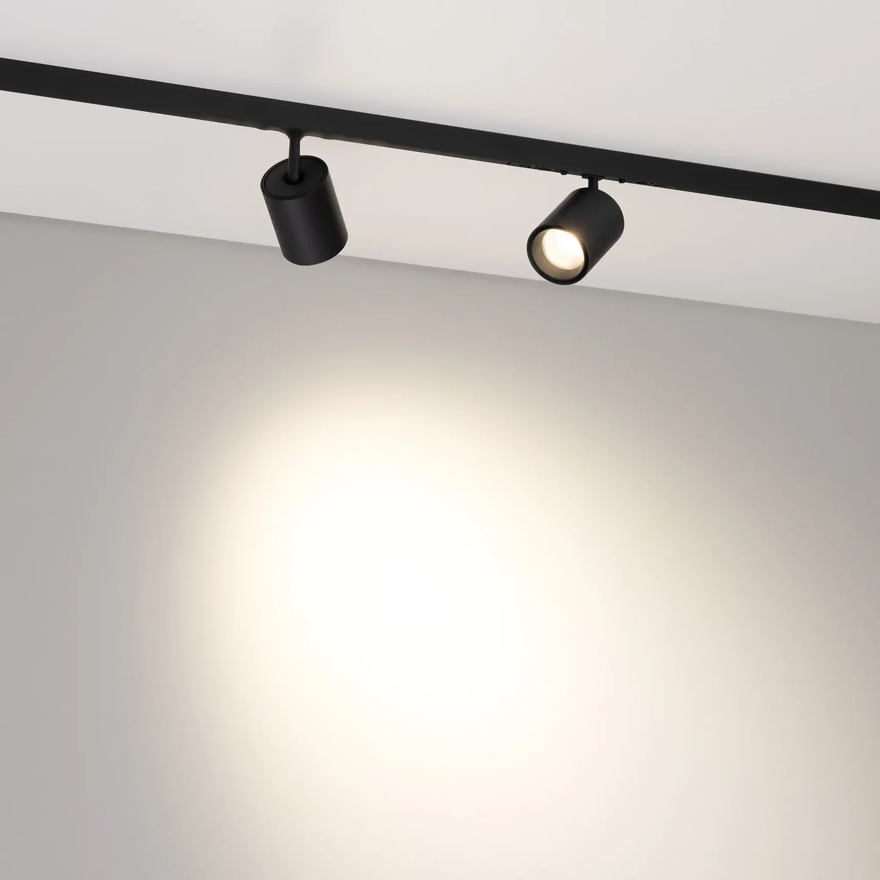 Светильник MAG-MICROCOSM-SPOT-ZOOM-R38-5W Day4000 (BK, 10-55 deg, 24V) (Arlight, IP20 Металл, 5 лет) 050975