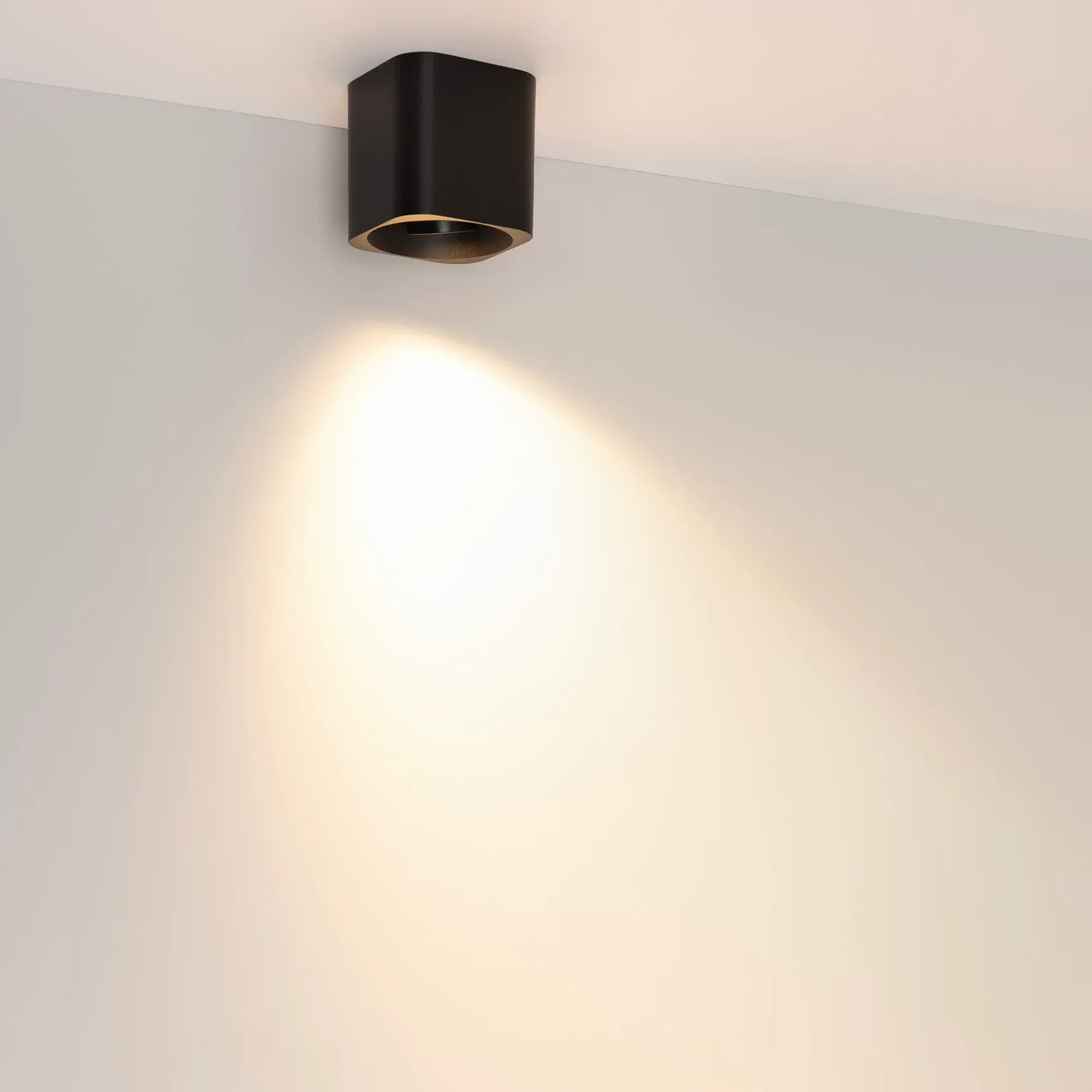 Светильник SP-ACENTO-S95x95-10W Warm3000 (BK, 20-45 deg, 230V) (Arlight, IP20 Металл, 5 лет) 055747