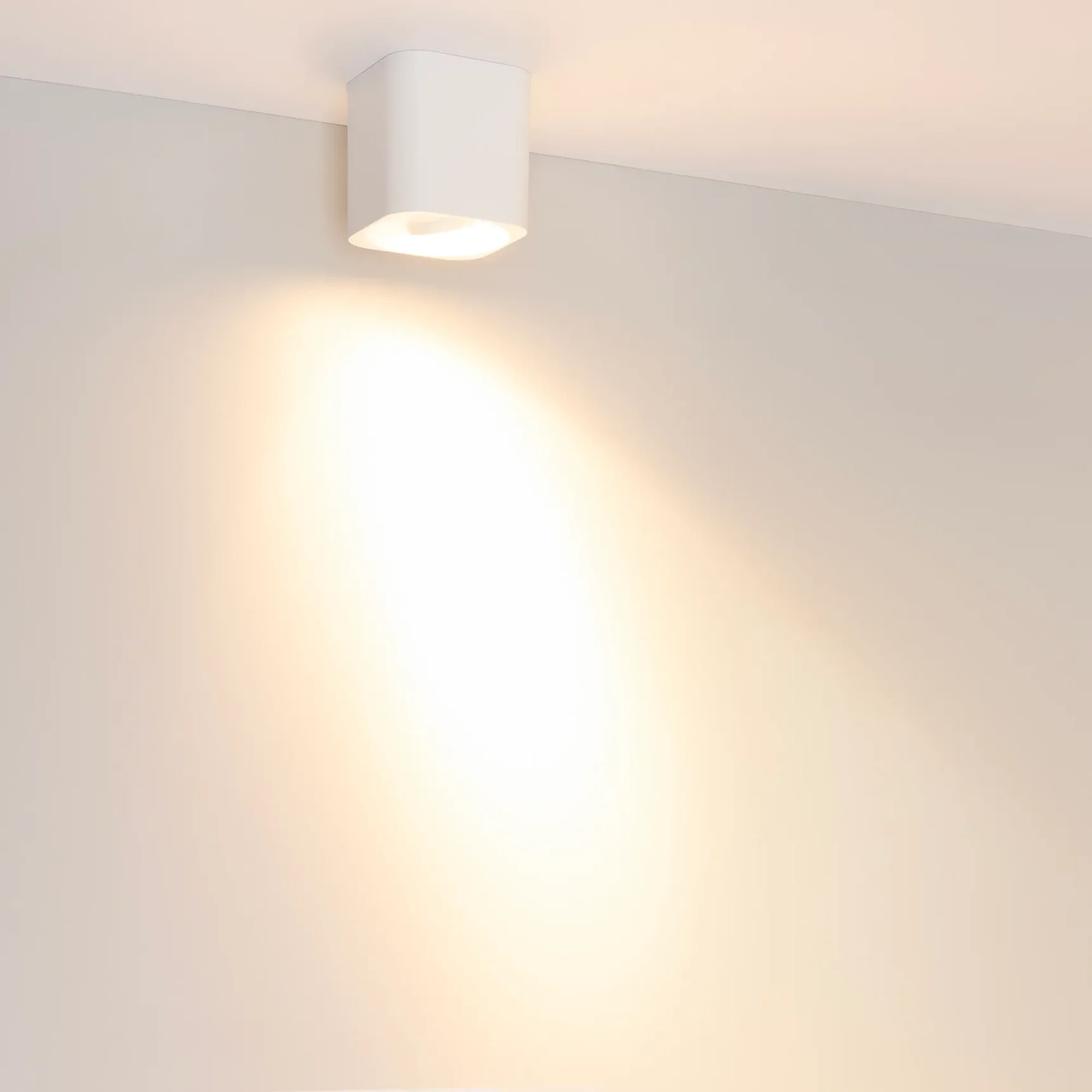 Светильник SP-ACENTO-S95x95-10W Warm2700 (WH, 20-45 deg, 230V) (Arlight, IP20 Металл, 5 лет) 055748