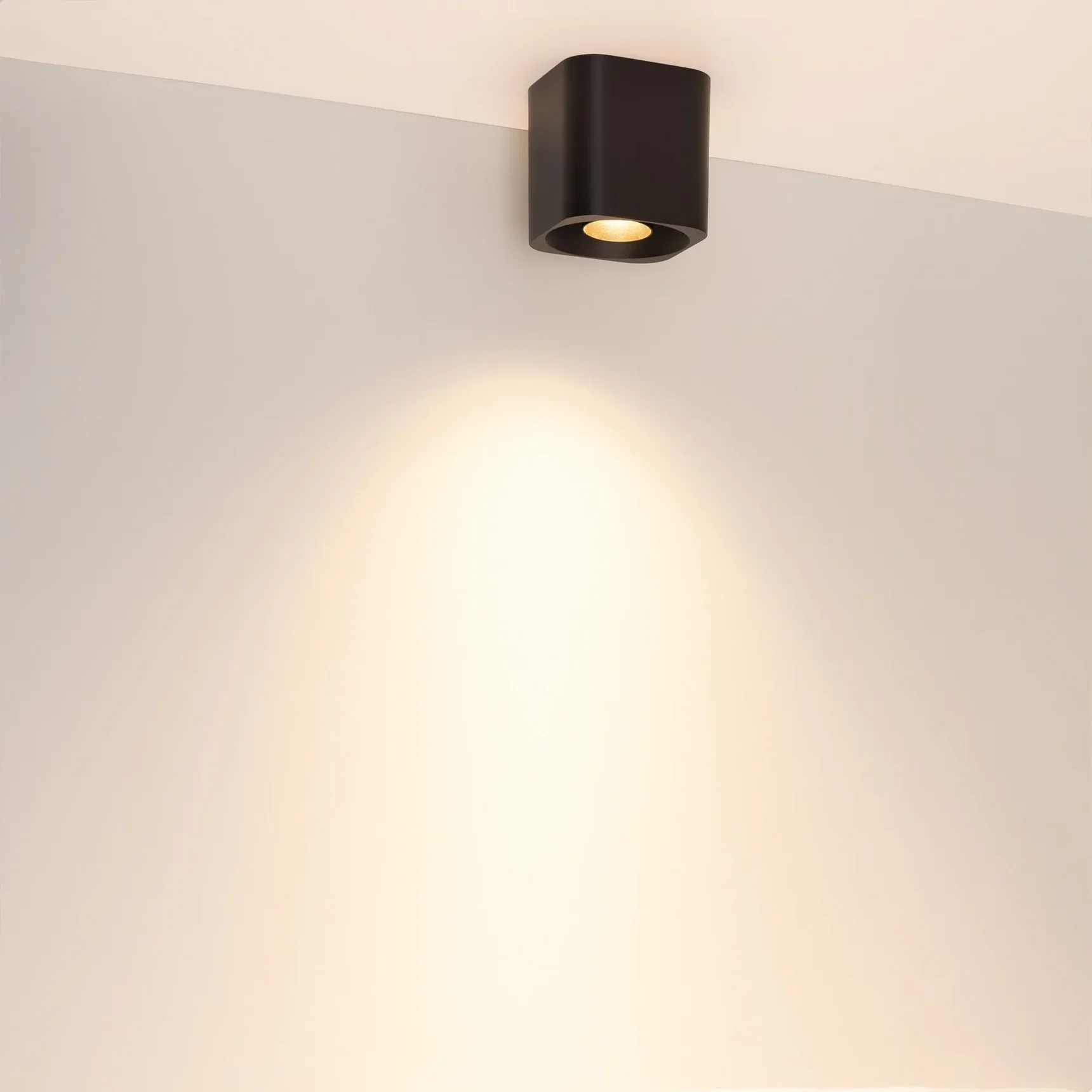 Светильник SP-ACENTO-S95x95-10W Warm2700 (BK, 20-45 deg, 230V) (Arlight, IP20 Металл, 5 лет) 055749