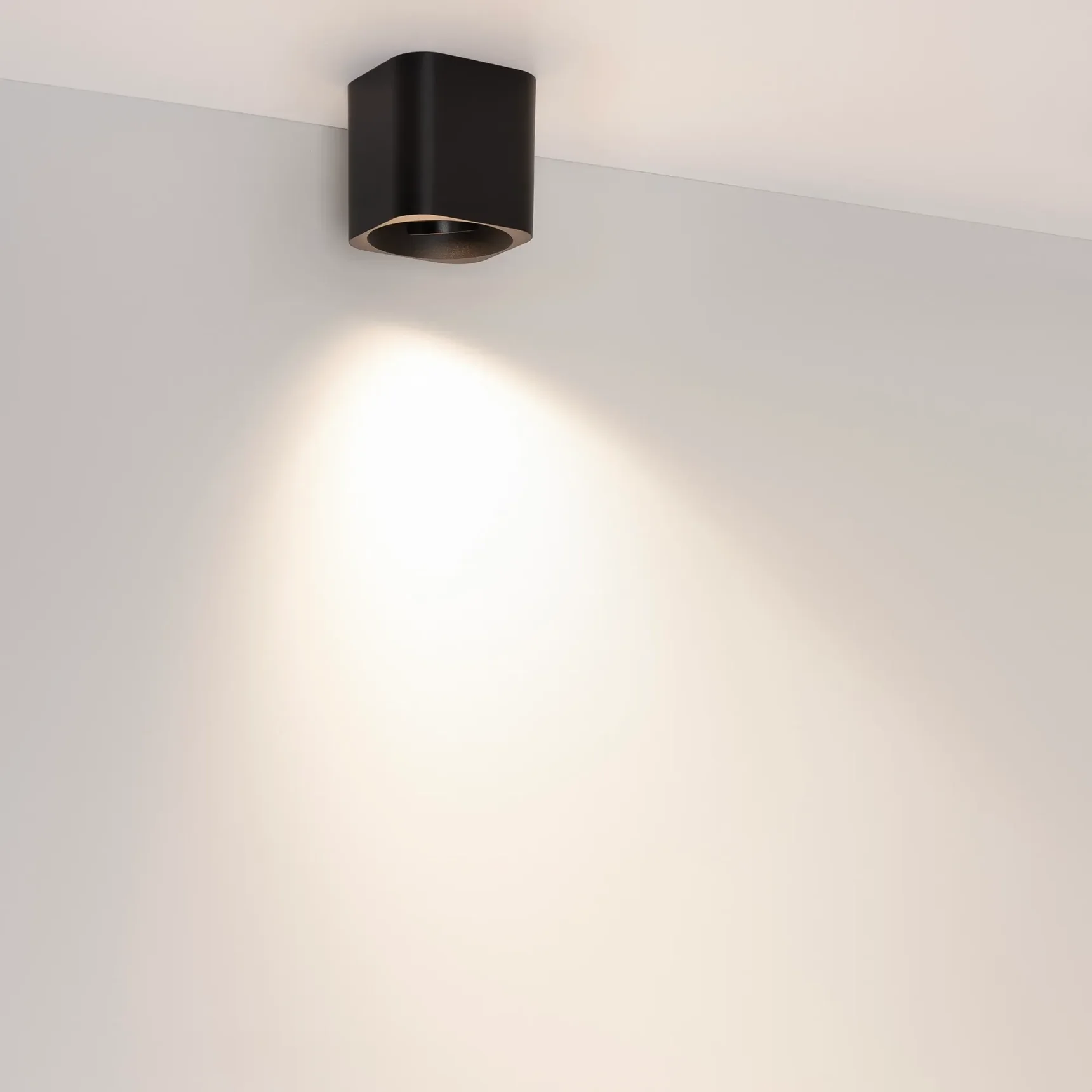 Светильник SP-ACENTO-S95x95-10W Day4000 (BK, 20-45 deg, 230V) (Arlight, IP20 Металл, 5 лет) 055750