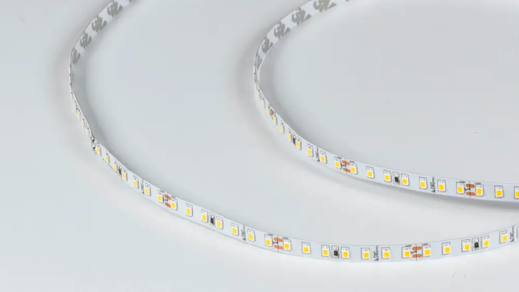 Светодиодная лента ПРО 2835, 126 LED/м, 13 Вт/м, 24В , IP20, Цвет: Нейтральный белый, SWG2P126-24-13-NW