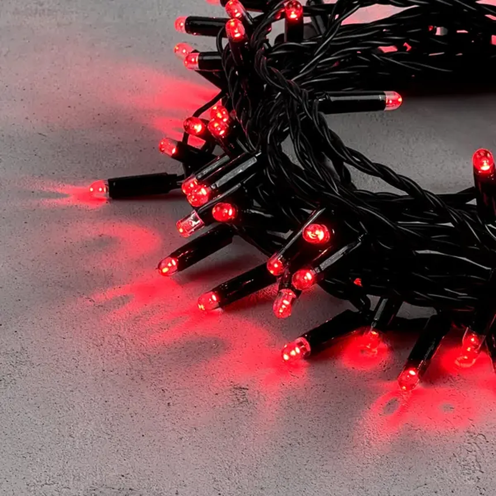 Гирлянда Нить с Колпачком 10м Красная 24В, 100 LED, Провод Черный ПВХ, IP65