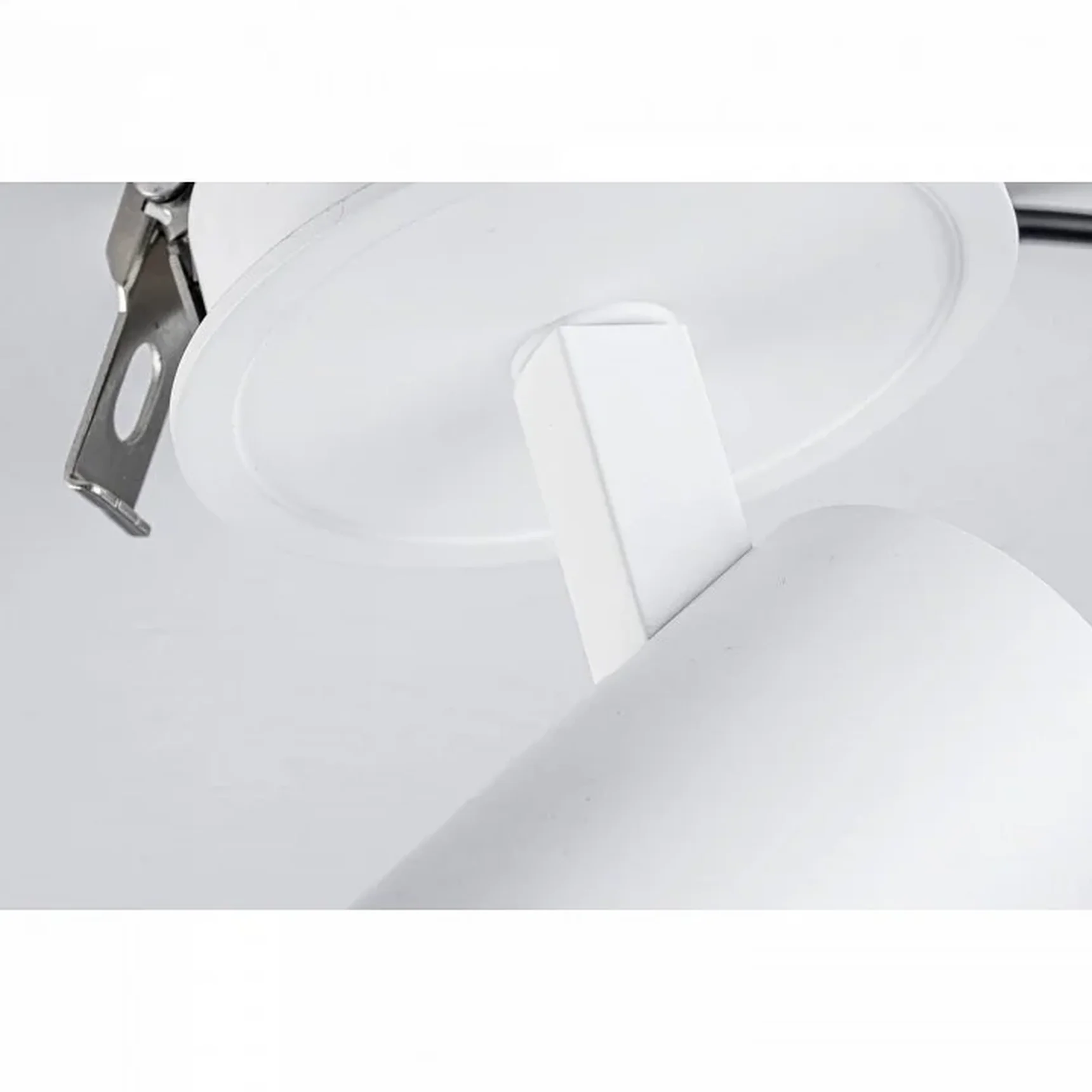 Светильник потолочный iLEDEX TECHNICAL PLUM 100 WHITE