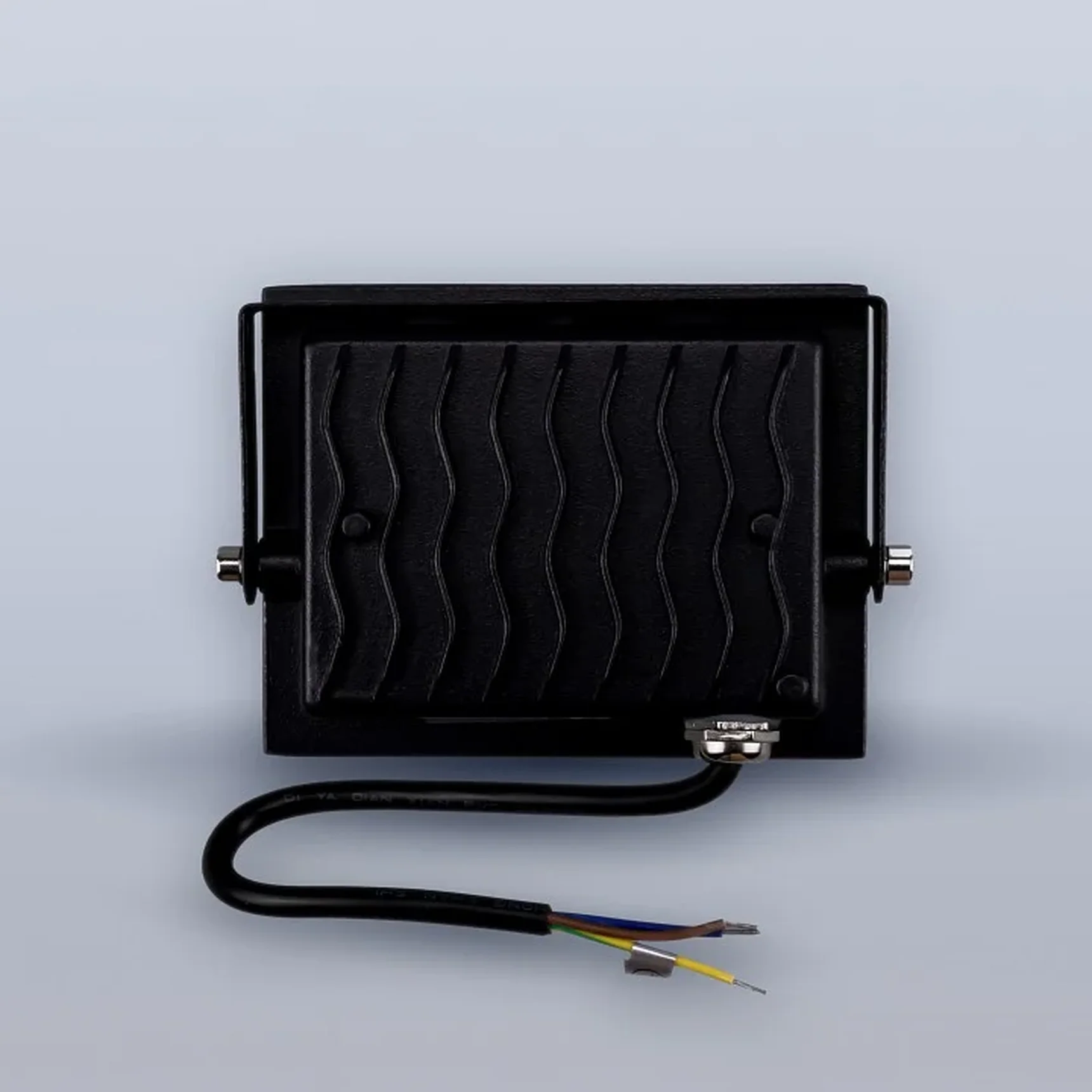 Светодиодный прожектор тонкий LUX 20W теплый 3000К 220V