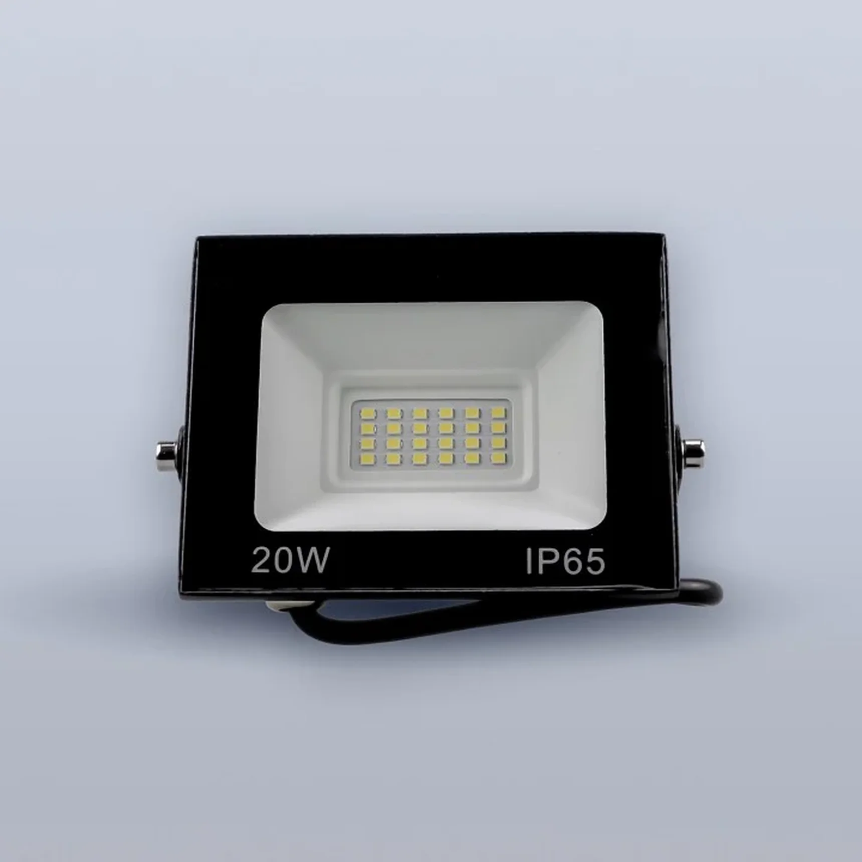 Светодиодный прожектор тонкий LUX 20W холодный 6000К 220V