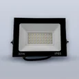 Светодиодный прожектор тонкий LUX 30W теплый 3000К 220V