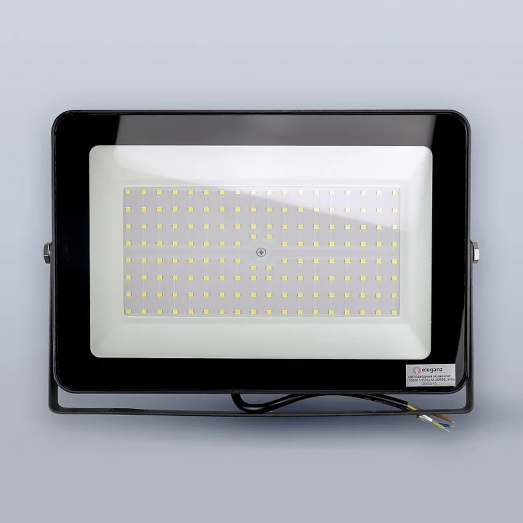 Светодиодный прожектор тонкий LUX 150W холодный 6000К 220V