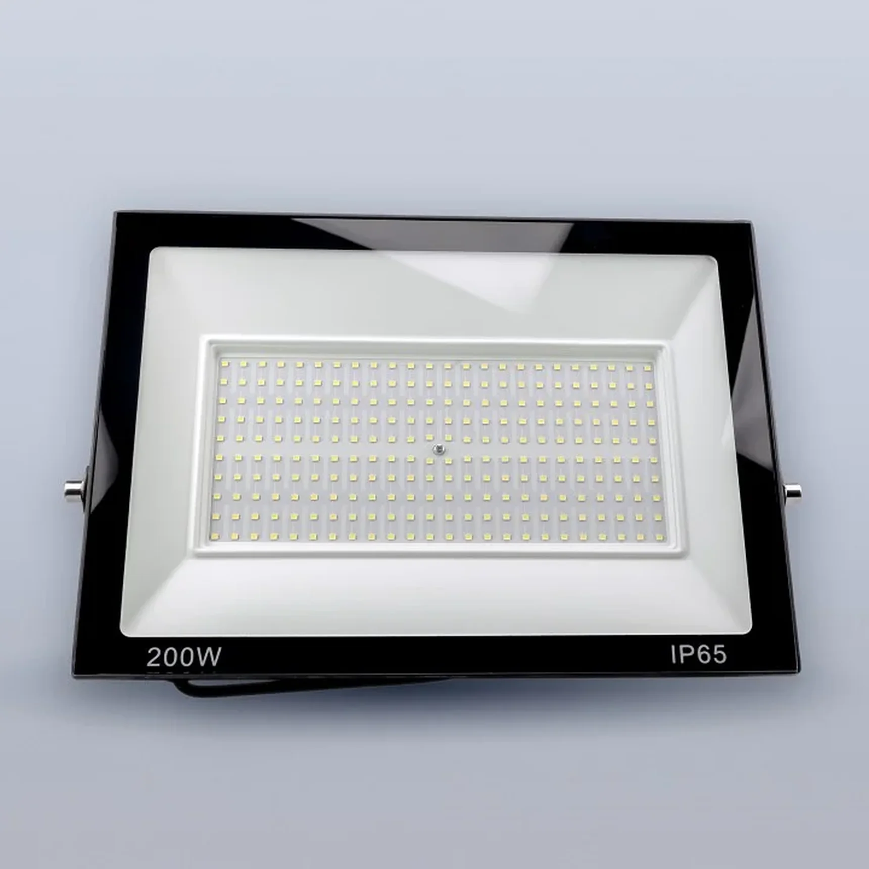 Светодиодный прожектор тонкий LUX 200W холодный 6000К 220V