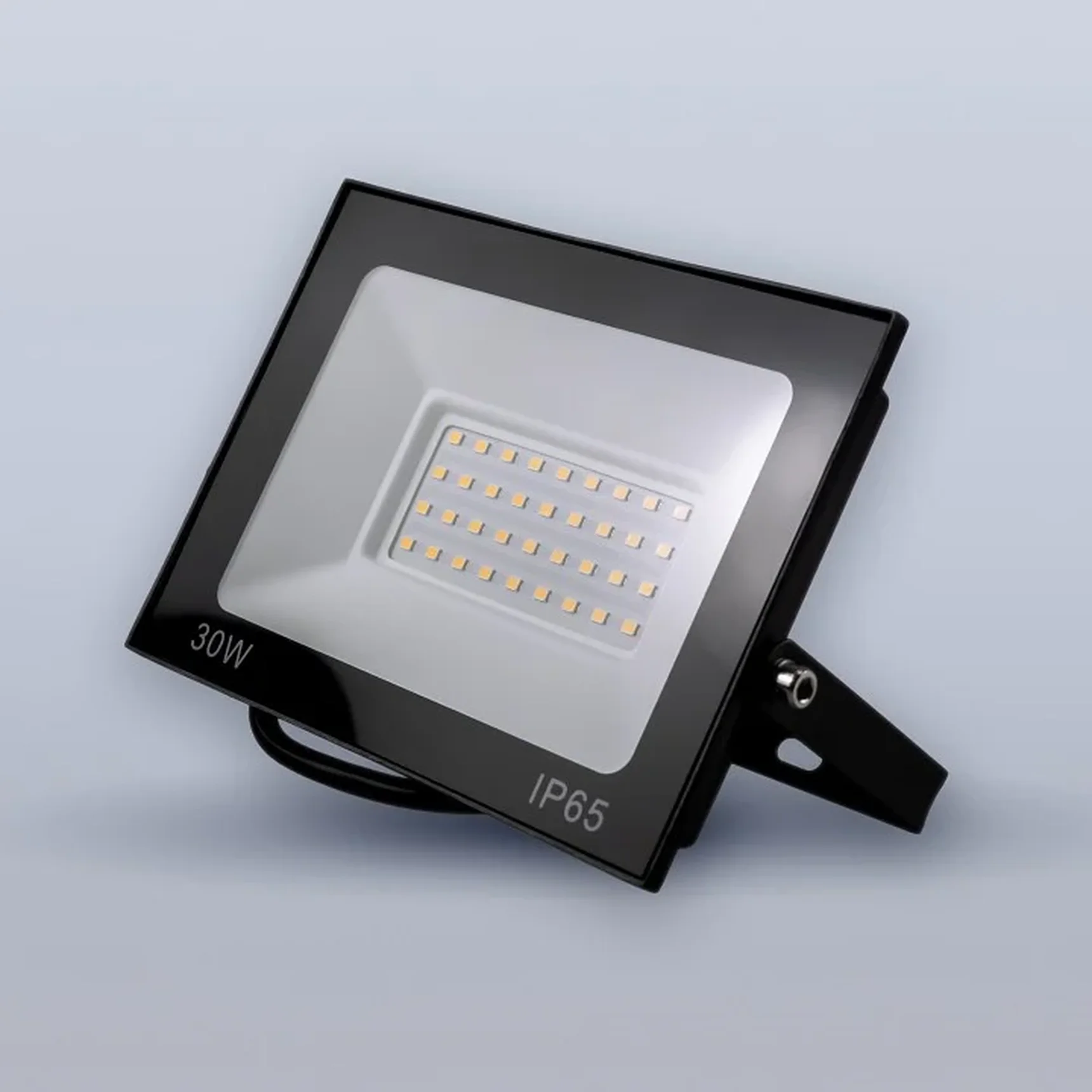 Светодиодный прожектор тонкий LUX 30W нейтральный 4500К 220V