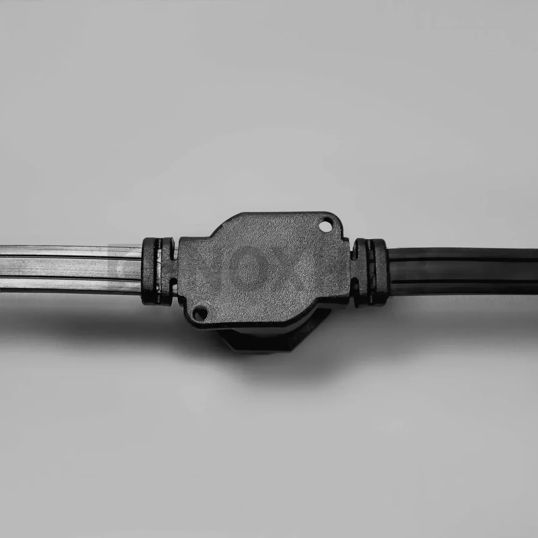 Белт-Лайт INOXHUB, шаг 20см, ЧЁРНЫЙ, двухжильный шлейф, 250 резиновых патронов с латунными контактами, цоколь E27, бухта 50м