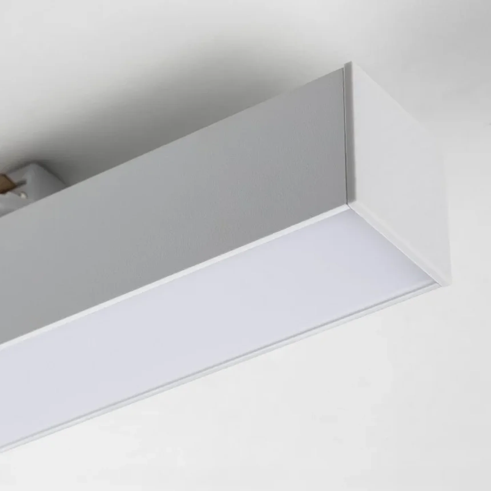 202046 Светильник линейный д/трека LILLA LED 20W 1500LM G БЕЛЫЙ 4000K