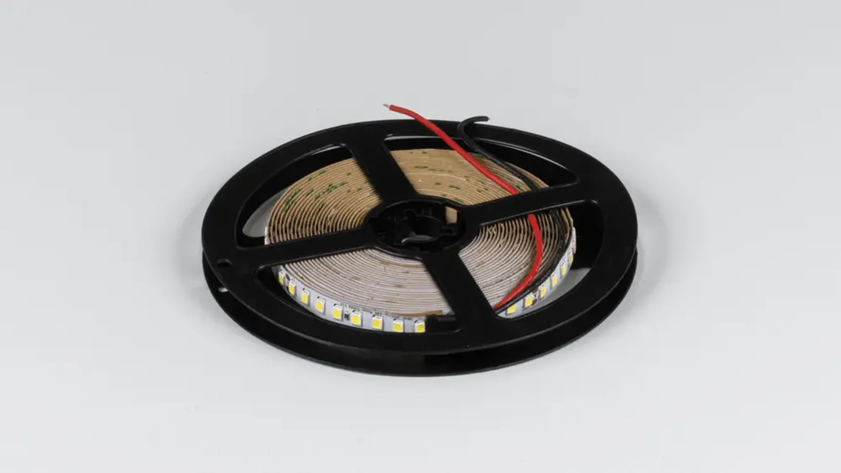 Светодиодная лента SWG PRO 2835, 160 LED/м, 14,4 Вт/м, 24В , IP20, Цвет: Холодный белый, SWG2P160-24-14.4-W