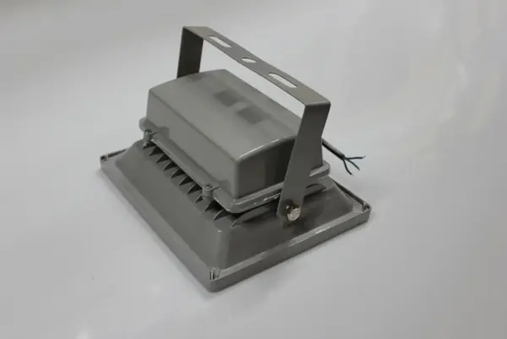 G-DТ150-28-W new LED прожектор белый,1LED-50W,220V