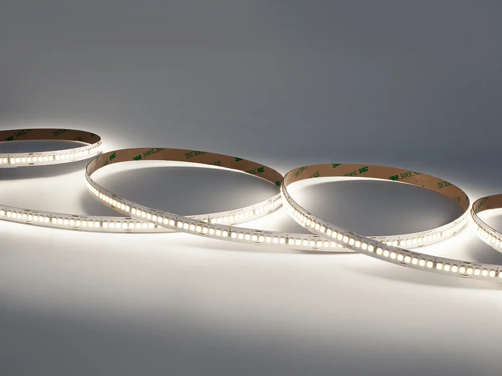 Светодиодная лента LEDS POWER 2835 240/м (22Вт/м) 24В нейтральная LUX180