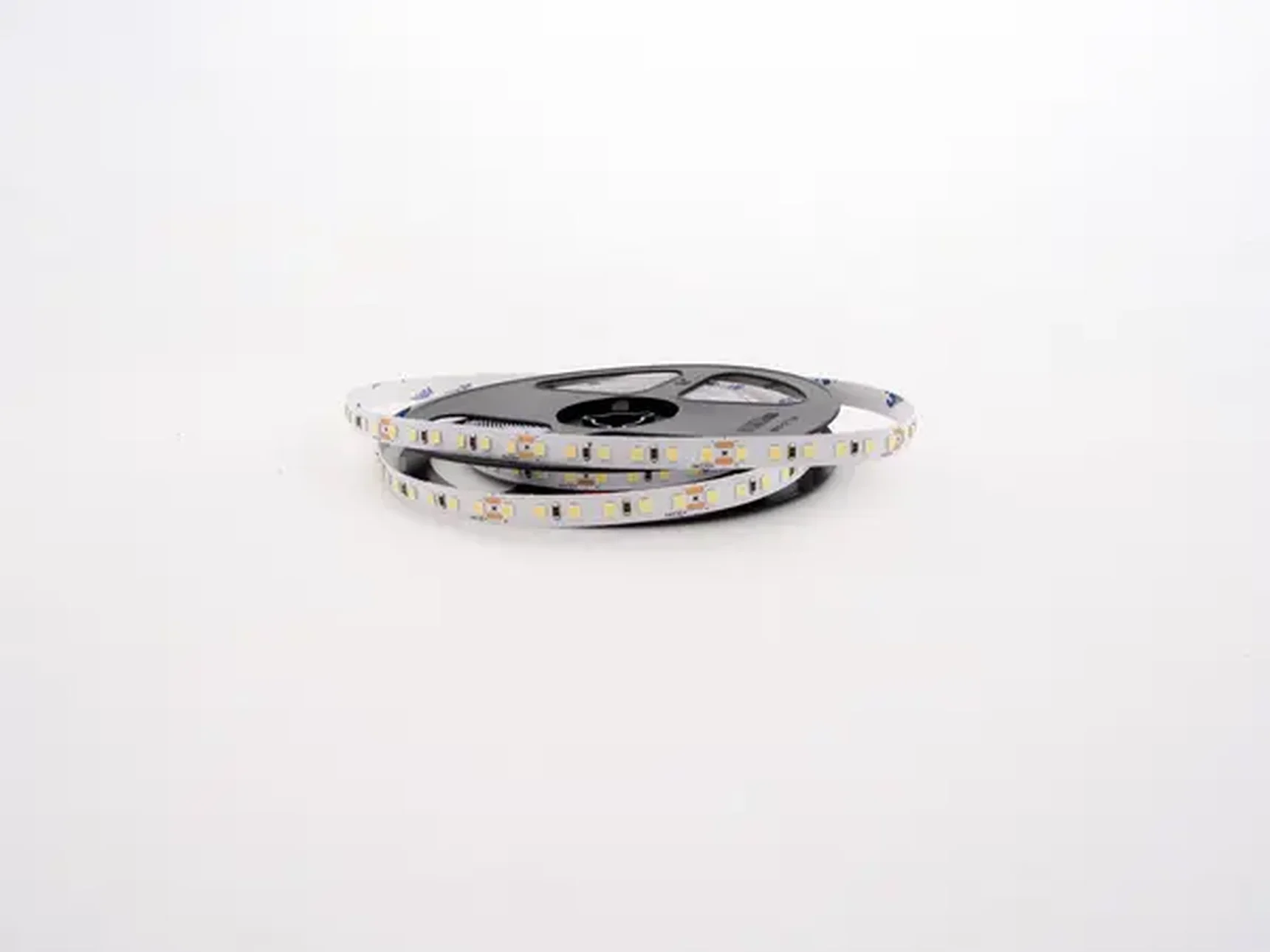 Светодиодная лента 2835 120/м (9,6Вт/м) 24В холодная 004181