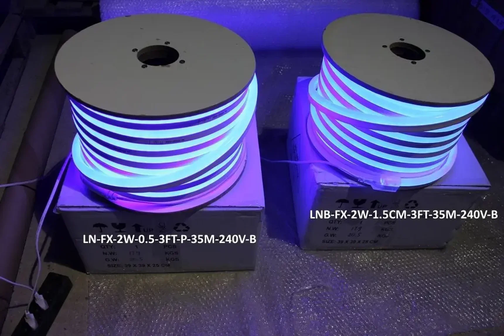 Гибкий неон LNB-FX-2W-1.5CM-3FT-35M-240V-B