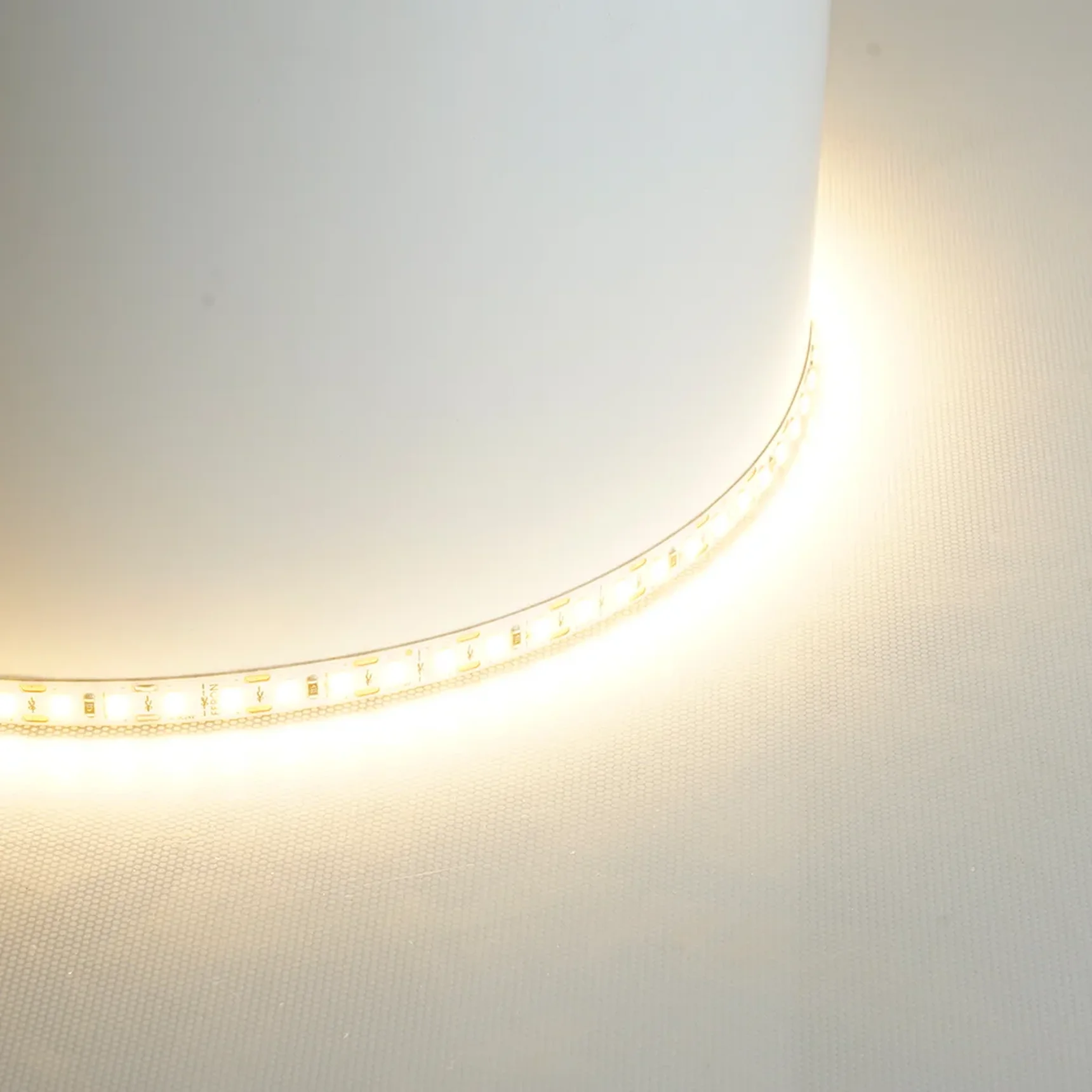 Лента светодиодная 120SMD(2835)/м 11Вт/м 24V 5000*8*1.22мм 3000К, LS506 FERON