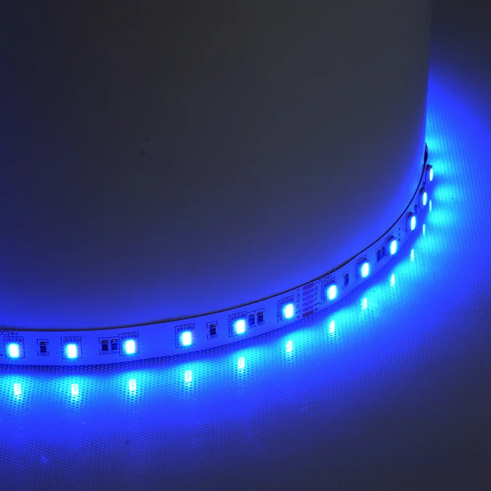 Светодиодная COB лента Feron LS530, 320SMD(2110) 10Вт/м 24V 5000*8*1.8мм 3000К IP20