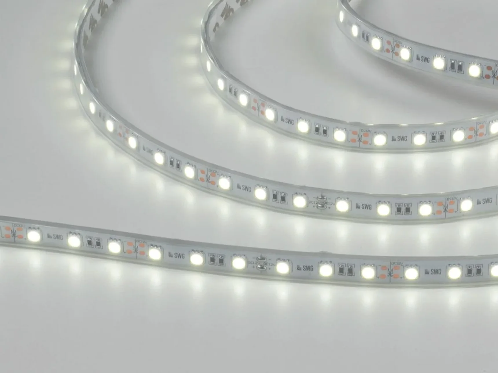 Светодиодная лента 5050, 60 LED/м, 14,4 Вт/м, 12В , IP66, Цвет: Холодный белый, SWG560-12-14.4-W-66-M