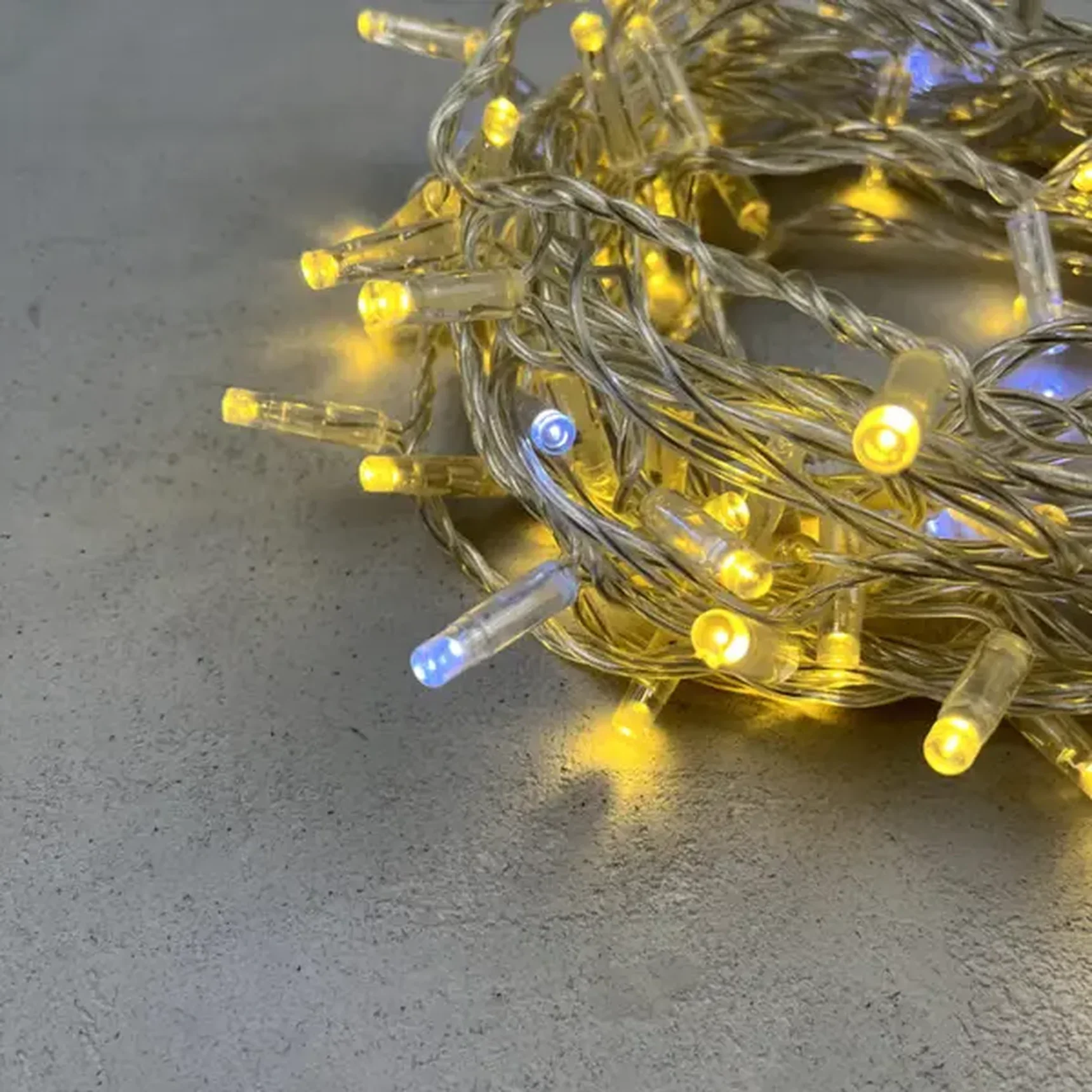 Гирлянда Нить с Колпачком 10м Золотой с Мерцанием Белого Диода 24В, 100 LED, Провод Прозрачный ПВХ, IP65