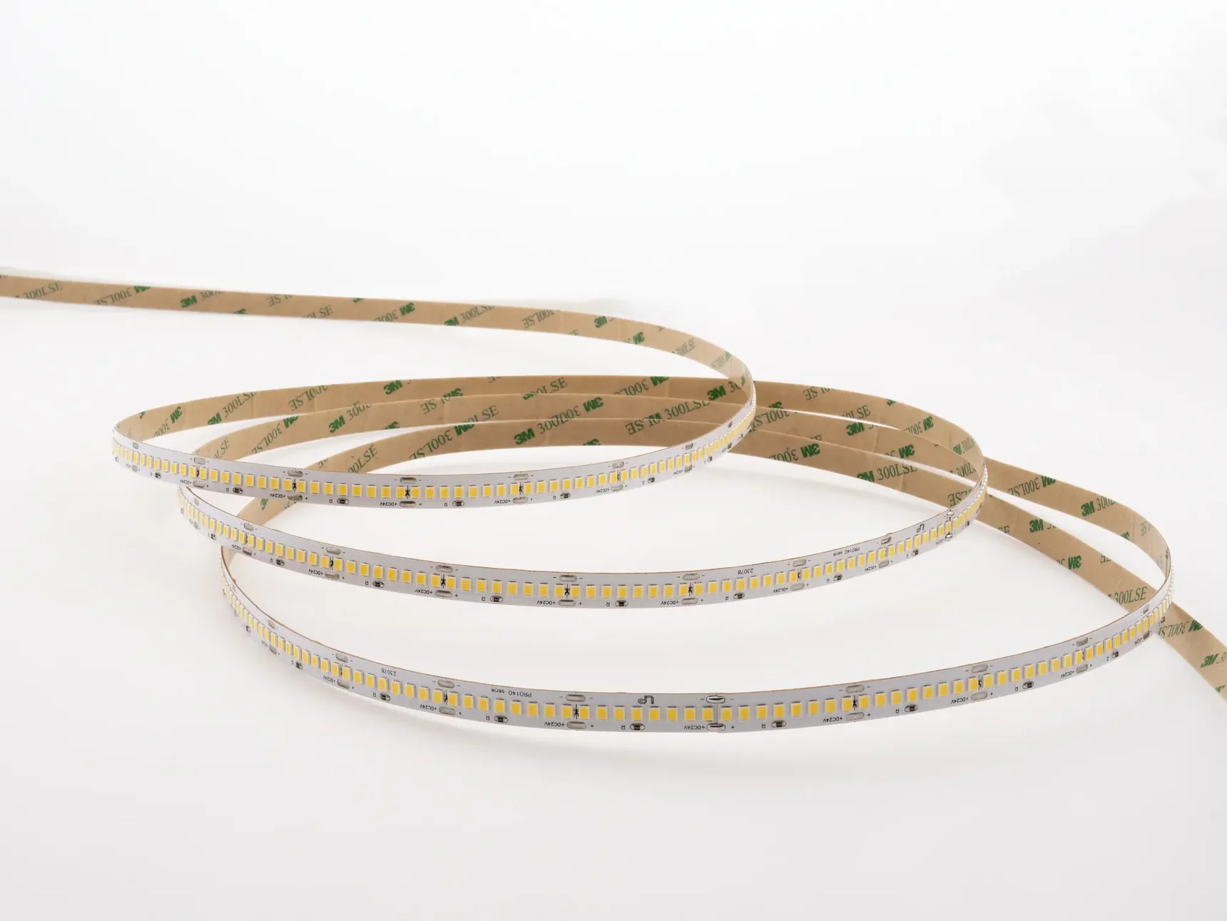 Светодиодная лента LEDS POWER 2835 240/м (22Вт/м) 24В нейтральная, серия ПРО140 005263