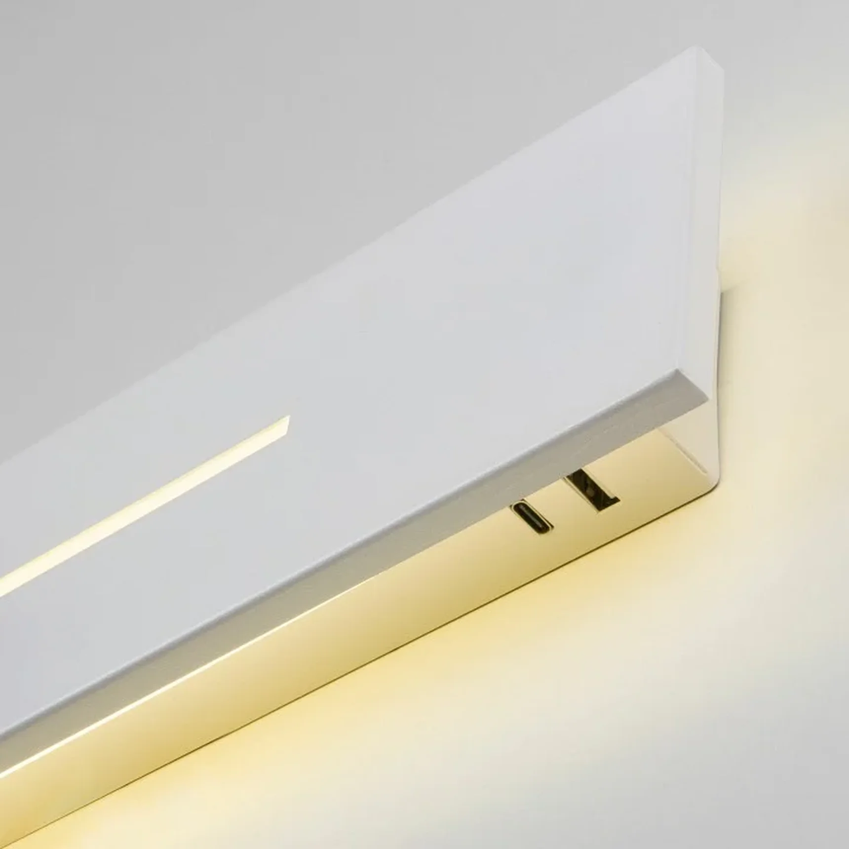 Светильник настенный светодиодный Tuo LED MRL LED 1117 белый