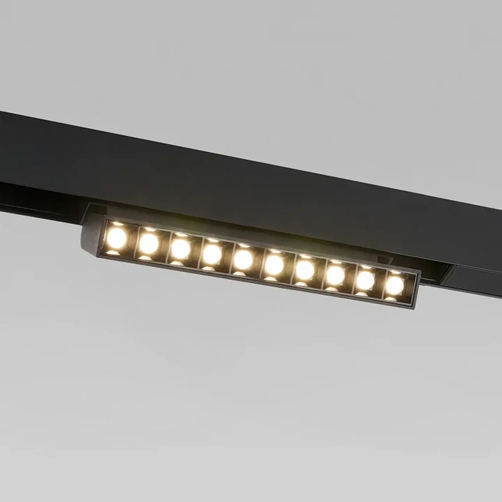 Slim Magnetic Умный трековый светильник 12W 2700-6500K Dim HL02 (черный) 85195/01