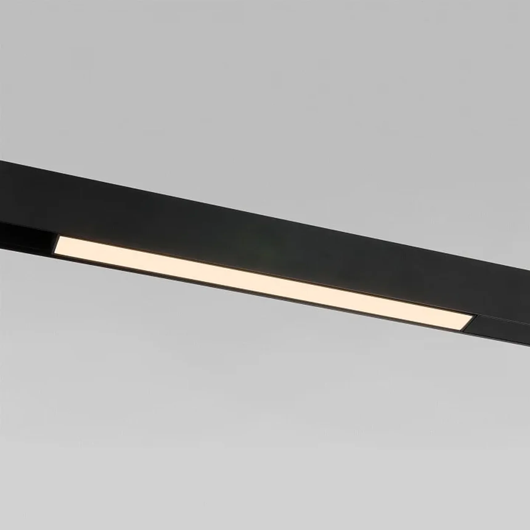 Slim Magnetic L01 Трековый светильник 10W 3000K черный 85000/01