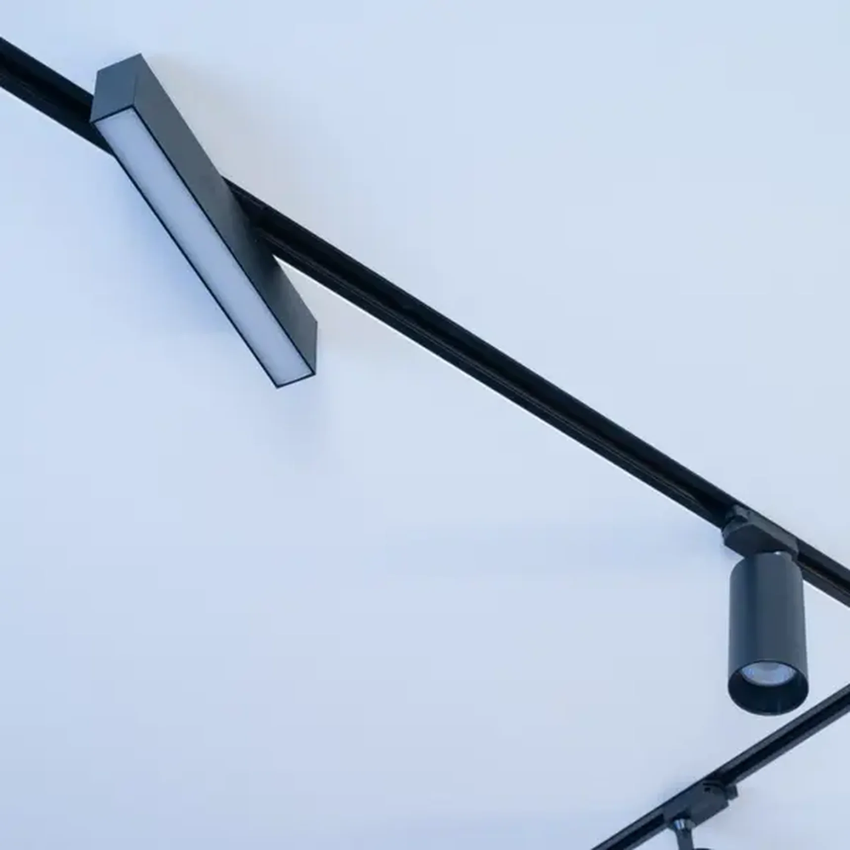 Трековый светильник Denkirs DK6430-BK