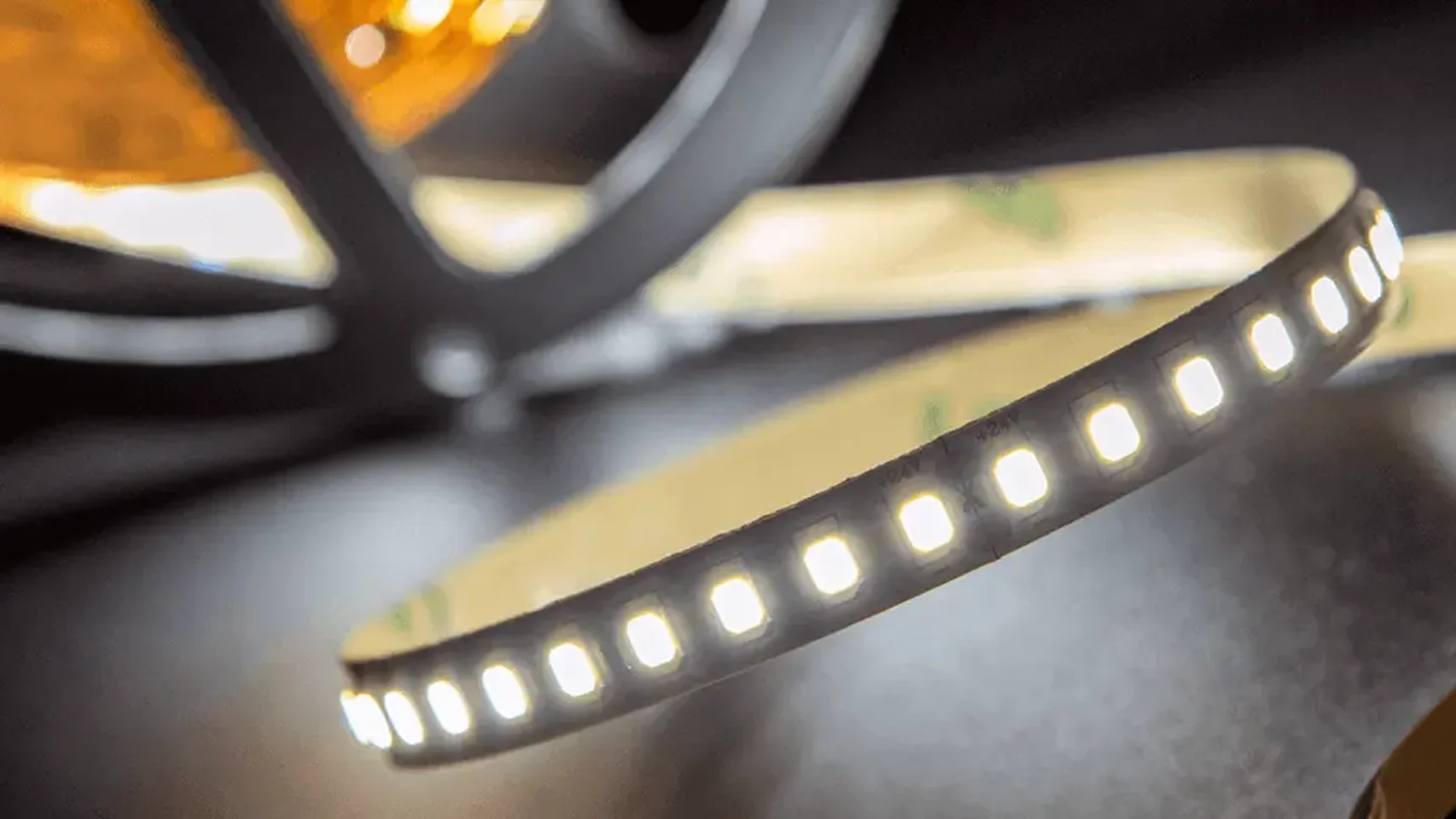 Светодиодная лента SWG PRO 2835, 160 LED/м, 14,4 Вт/м, 24В , IP20, Цвет: Холодный белый, SWG2P160-24-14.4-W