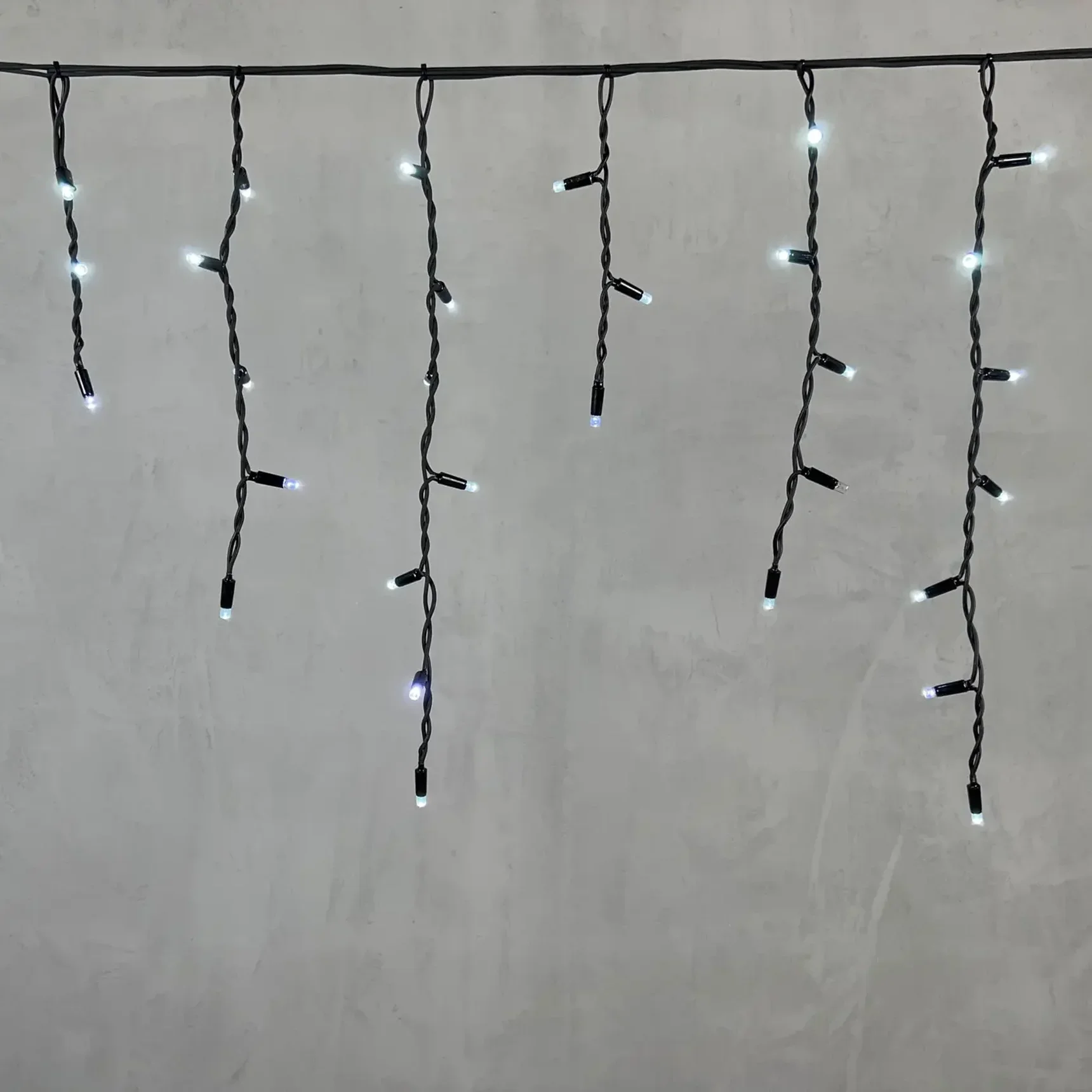 Гирлянда Бахрома 3,1 x 0,5 м Белая с Мерцанием Белого Диода 220В, 120 LED, Провод Черный Каучук, IP65