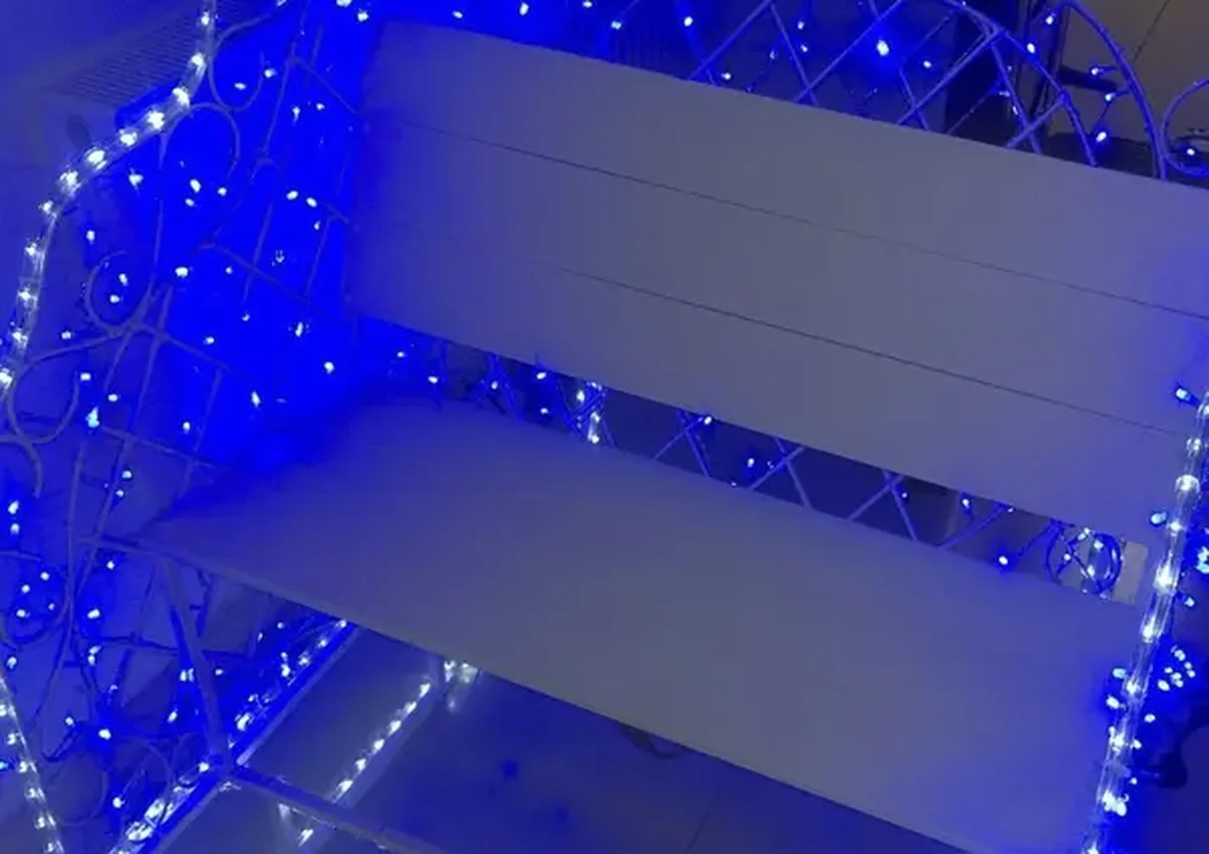 Композиция новогодняя фигура  Сани с лавочкой