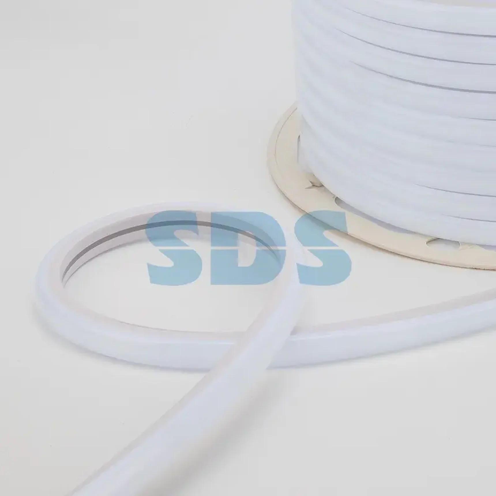 Гибкий неон LED SMD,  форма – D,  16х16 мм,  белый,  120 LED/м,  бухта 50 м