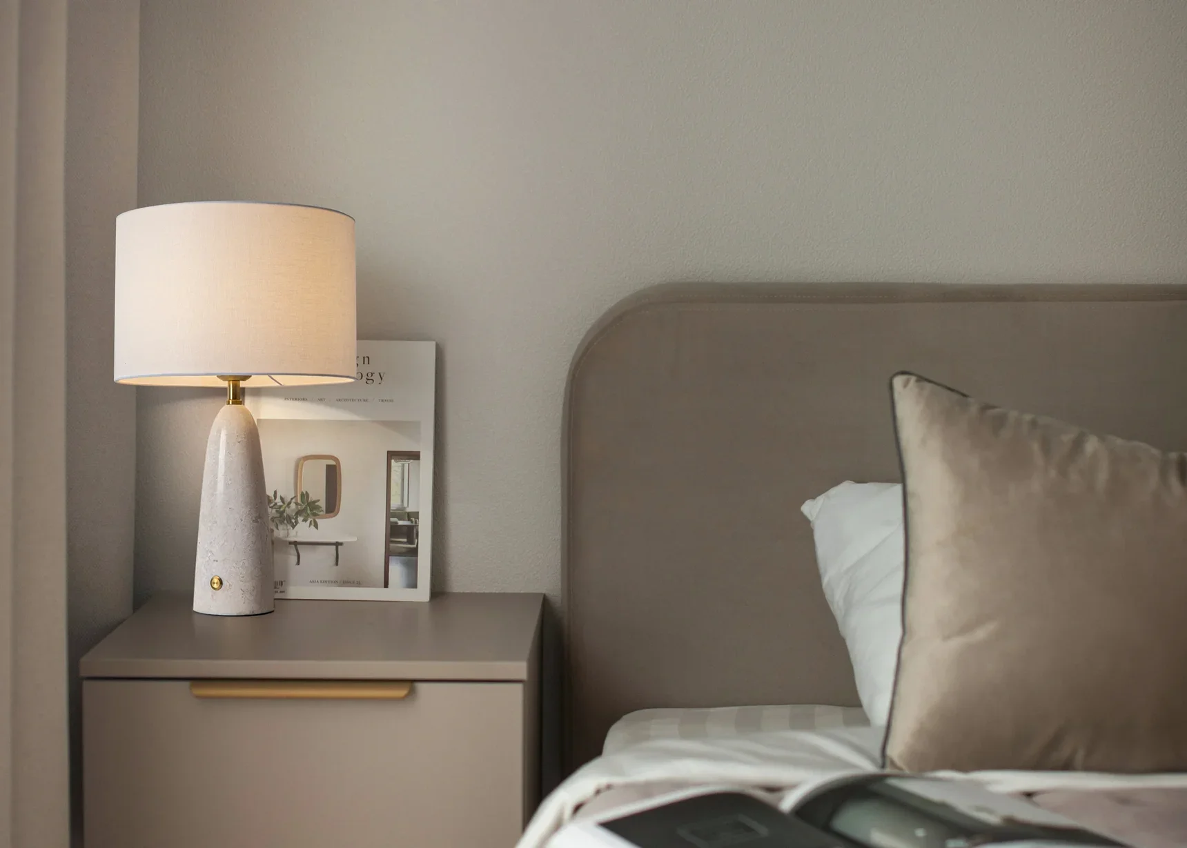 Настольный светильник MarmoLatte, FR2054TL-01BS1