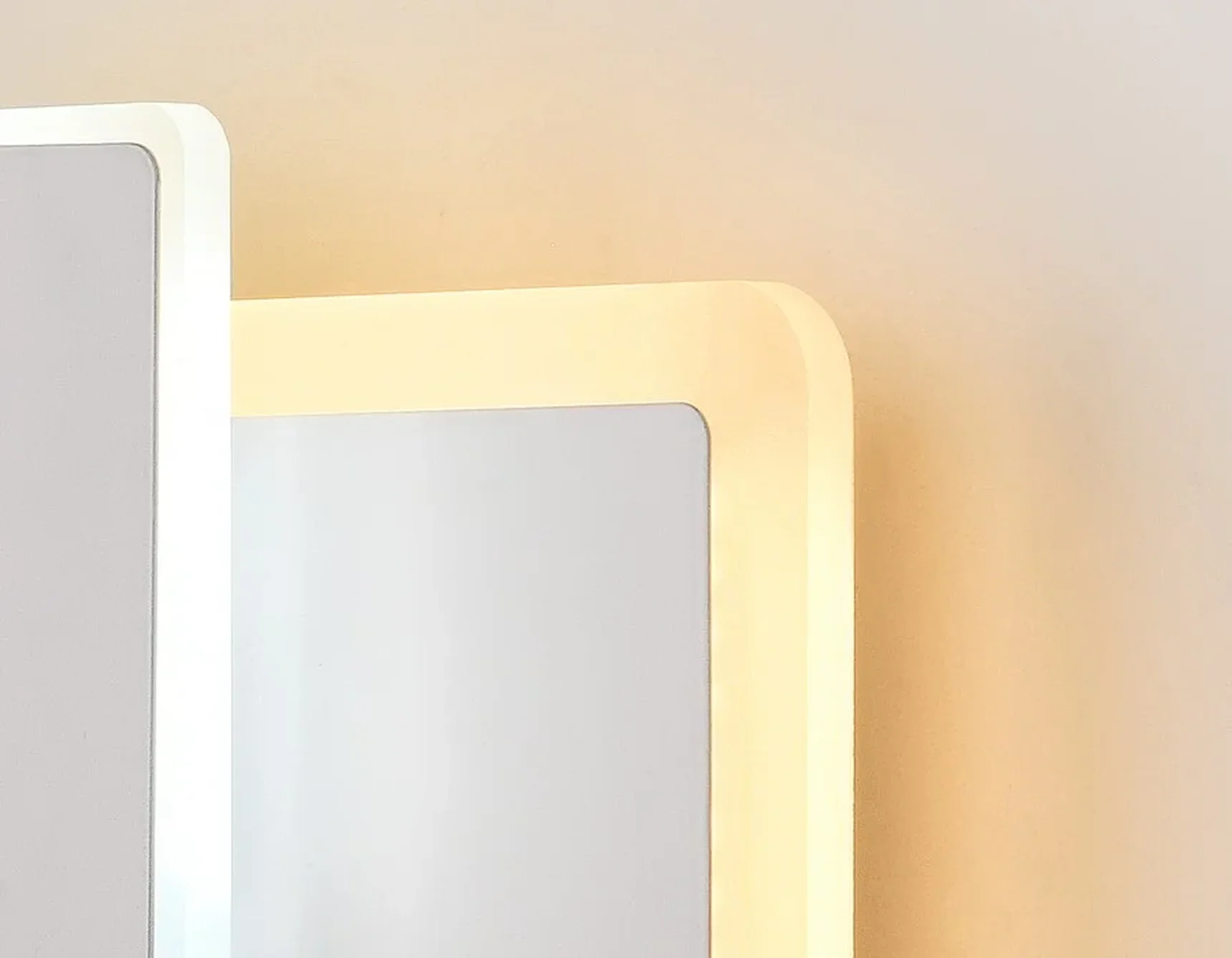 Настенный светодиодный светильник FW106 WH/S белый/песок LED 3000K/6400K 18W 240*220*50