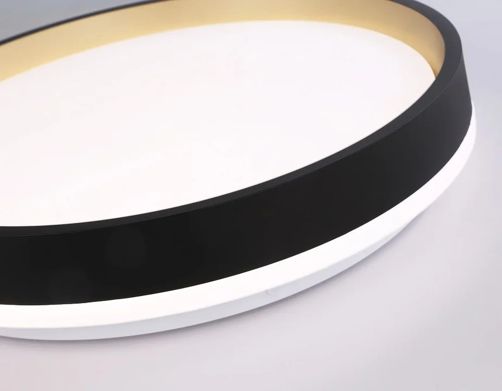 Светодиодный светильник RGB с пультом управления FZ604 BK/GD черный/золото IP20 46W 3000K-6500K+RGB D390*80 (ПДУ ИК)
