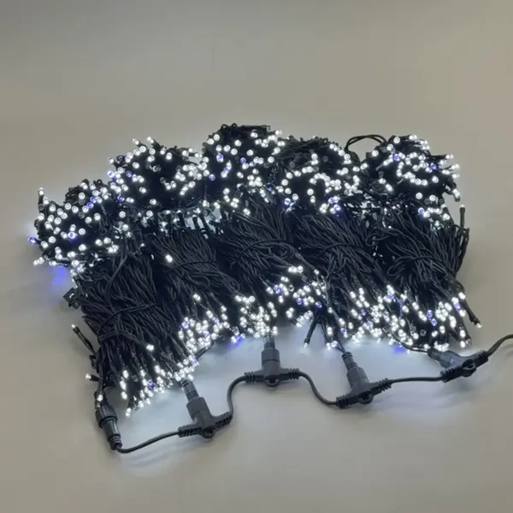 Комплект 5 Белых Нитей по 20м с Мерцанием Белого Диода, 1000 LED, Провод Черный Каучук 2,3мм, IP54