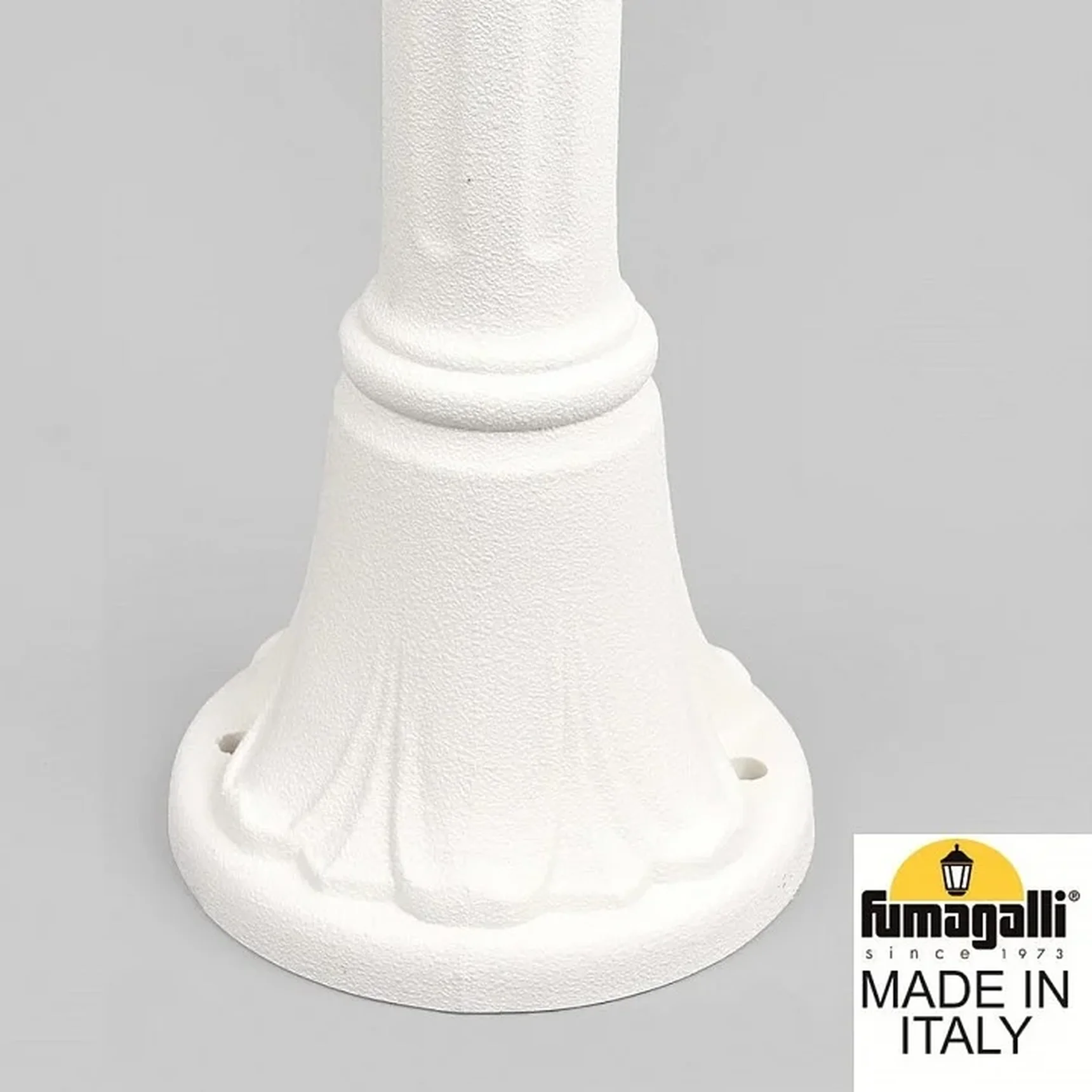 Наземный высокий светильник Globe 250 G25.151.000.WZE27