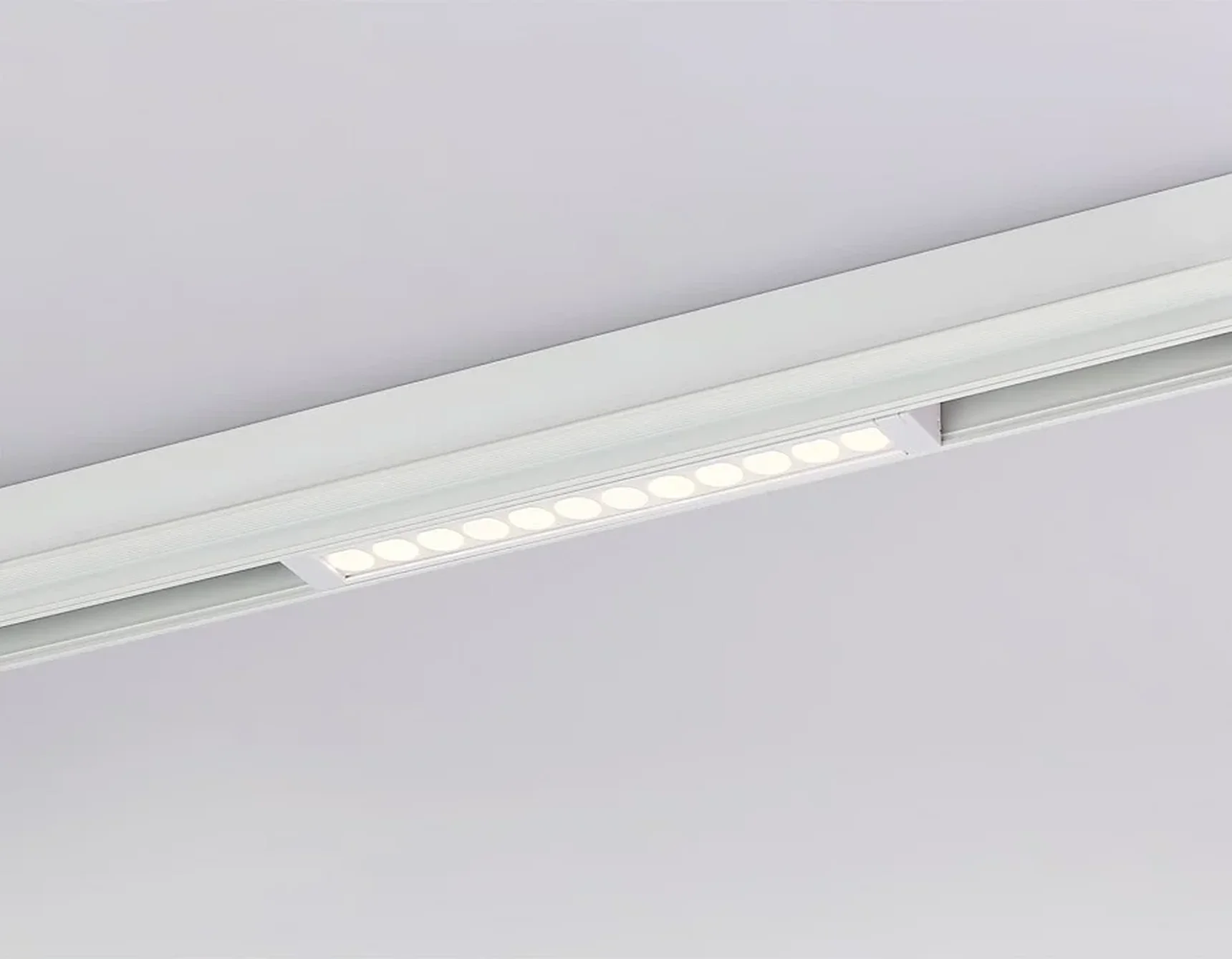 Светильник светодиодный трековый для шинопровода Magnetic GL1715 WH белый IP20 12W 4200K 220V 24° 232*25*42 (Без ПДУ)